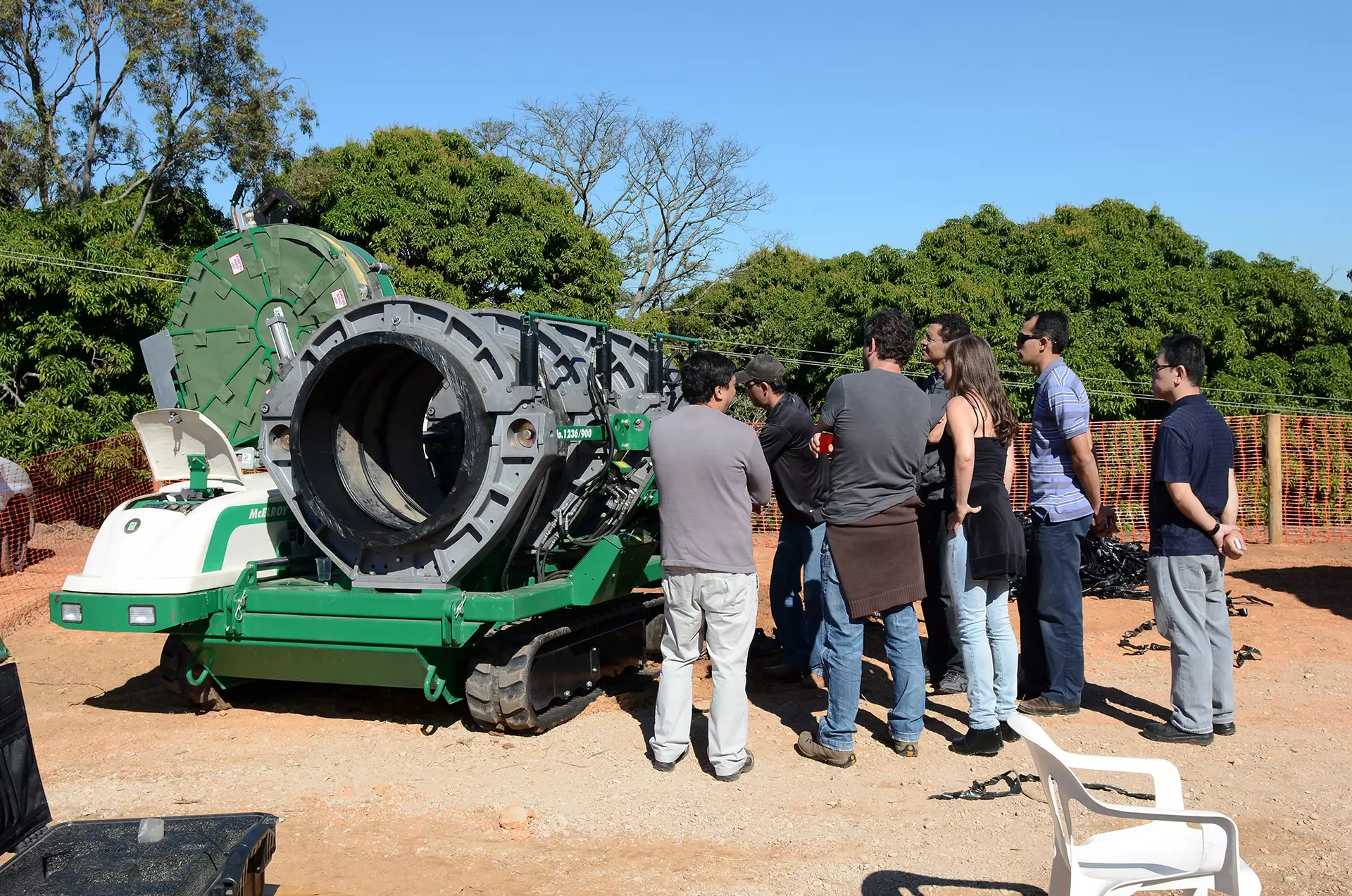 Demonstração de uma máquina de MND e seu funcionamento para alunos d